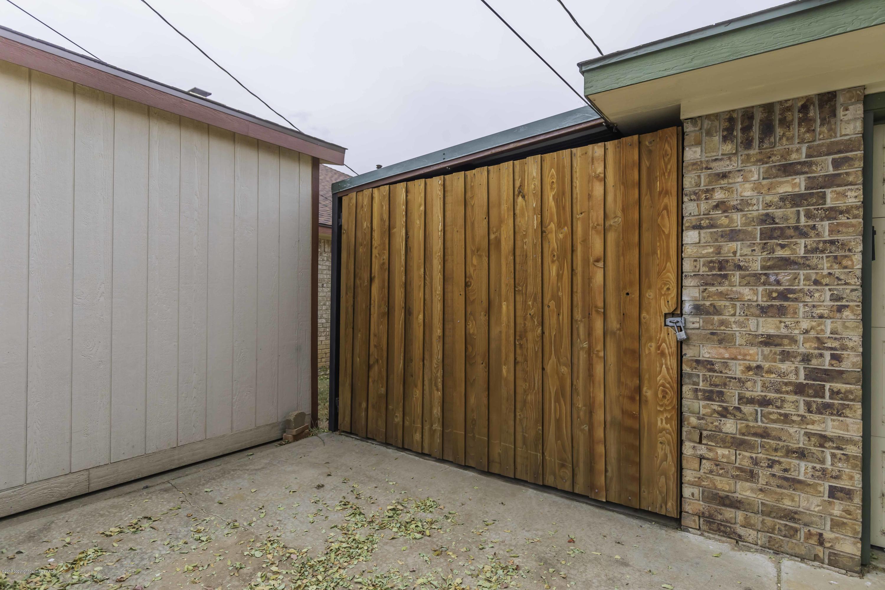 8009 Arbor Street Amarillo, TX 79110 - Photo 29 of 31 CARPORT