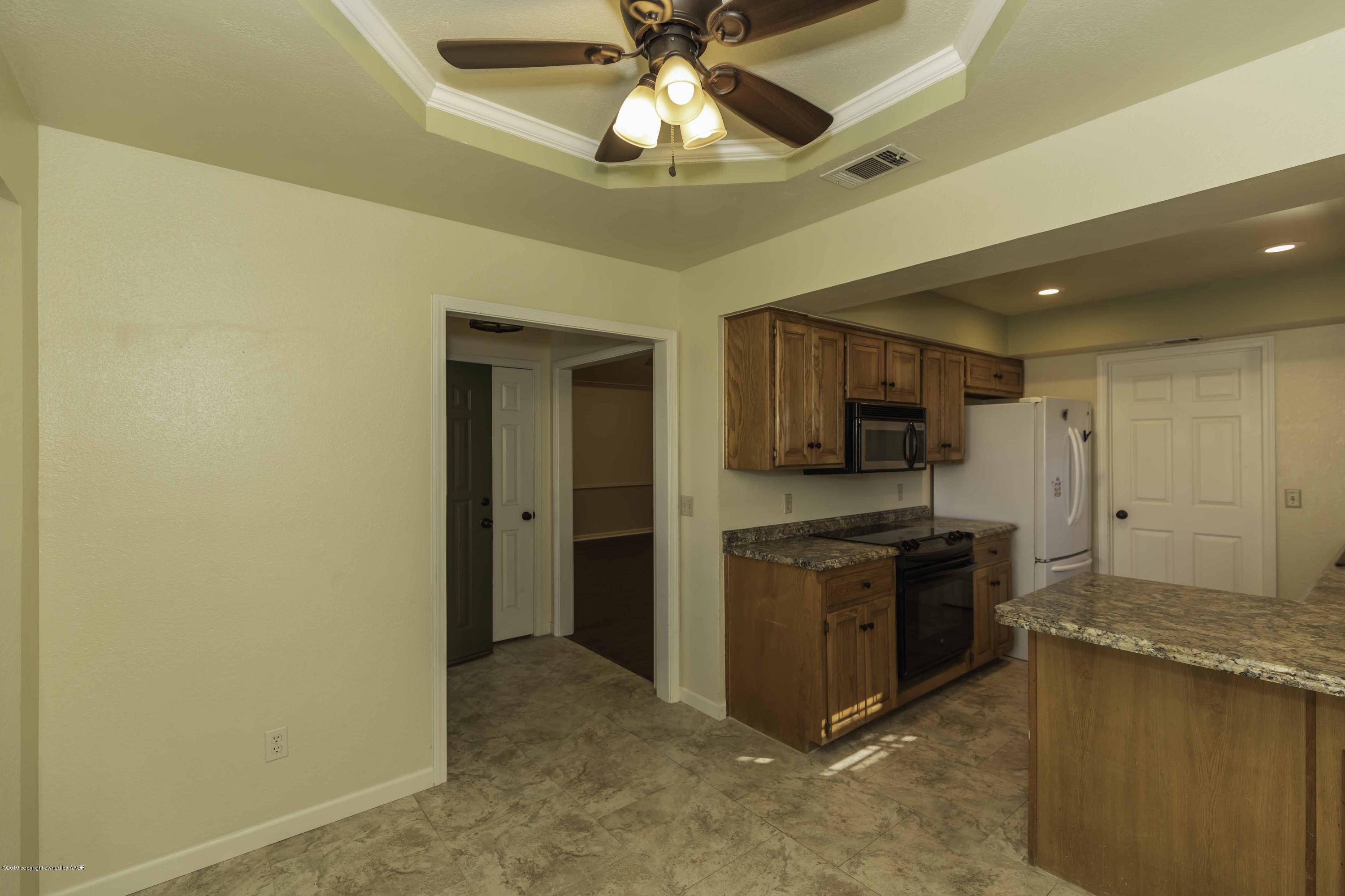 8009 Arbor Street Amarillo, TX 79110 - Photo 9 of 31 DINING VIEW 3