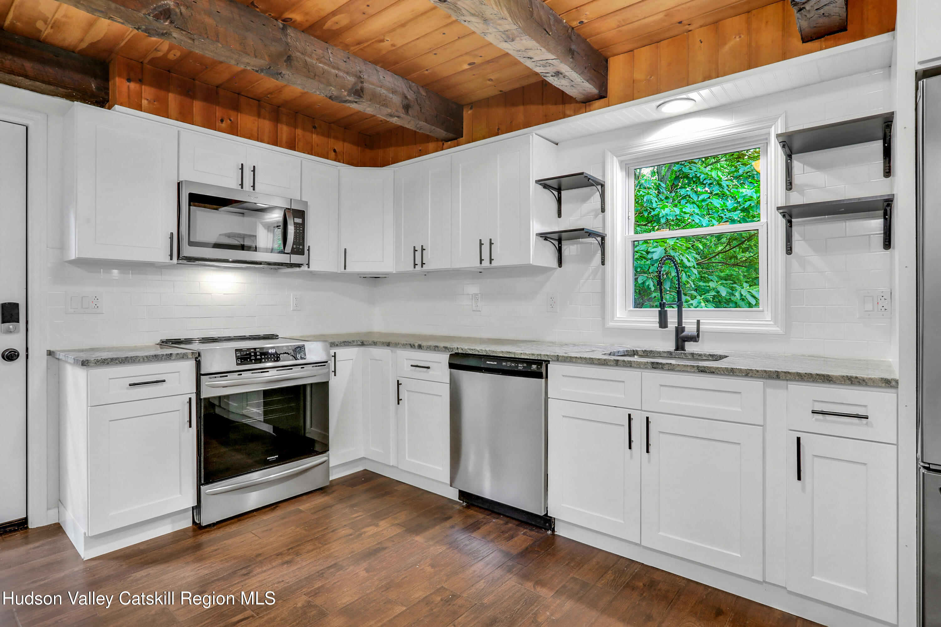 122 Cole Bank Road Saugerties, NY 12477 - Photo 3 of 18 0S9A7350
