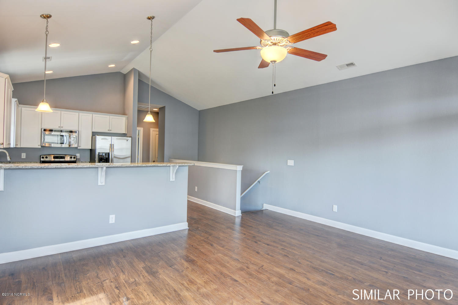 201 Dolphin & Shell Road, Unit A Surf City, NC 28445 - Photo 5 of 24 309 Vista Court Surf City NC-large-005-2