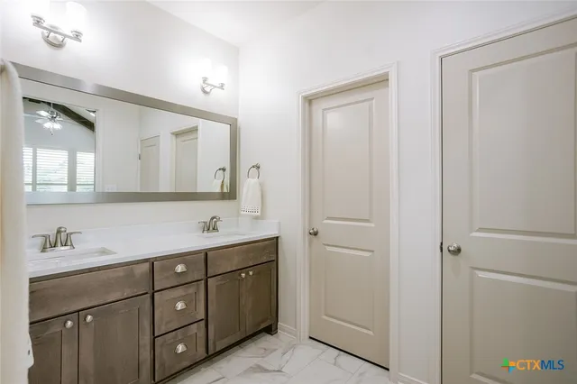 $459,900 | 113 Persimmon Court, Victoria, TX 77904