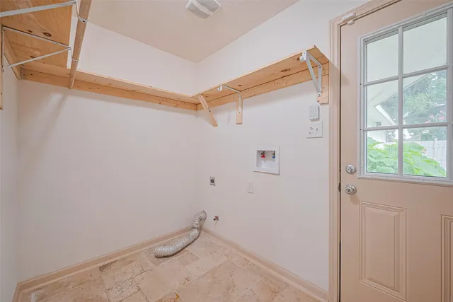 $3,900 | 982 West Donovan Street, Houston, TX 77091