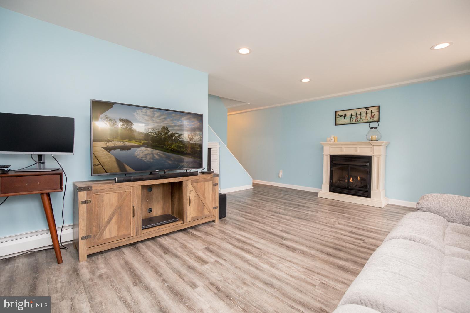 11023 Academy Road Philadelphia, PA 19154 - Photo 28 of 34 Gallery Image 28