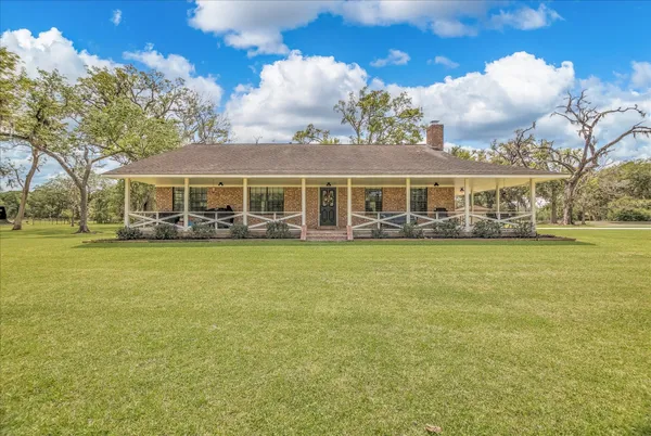 $390,000 | 159 County Road 611A, Angleton, TX 77515