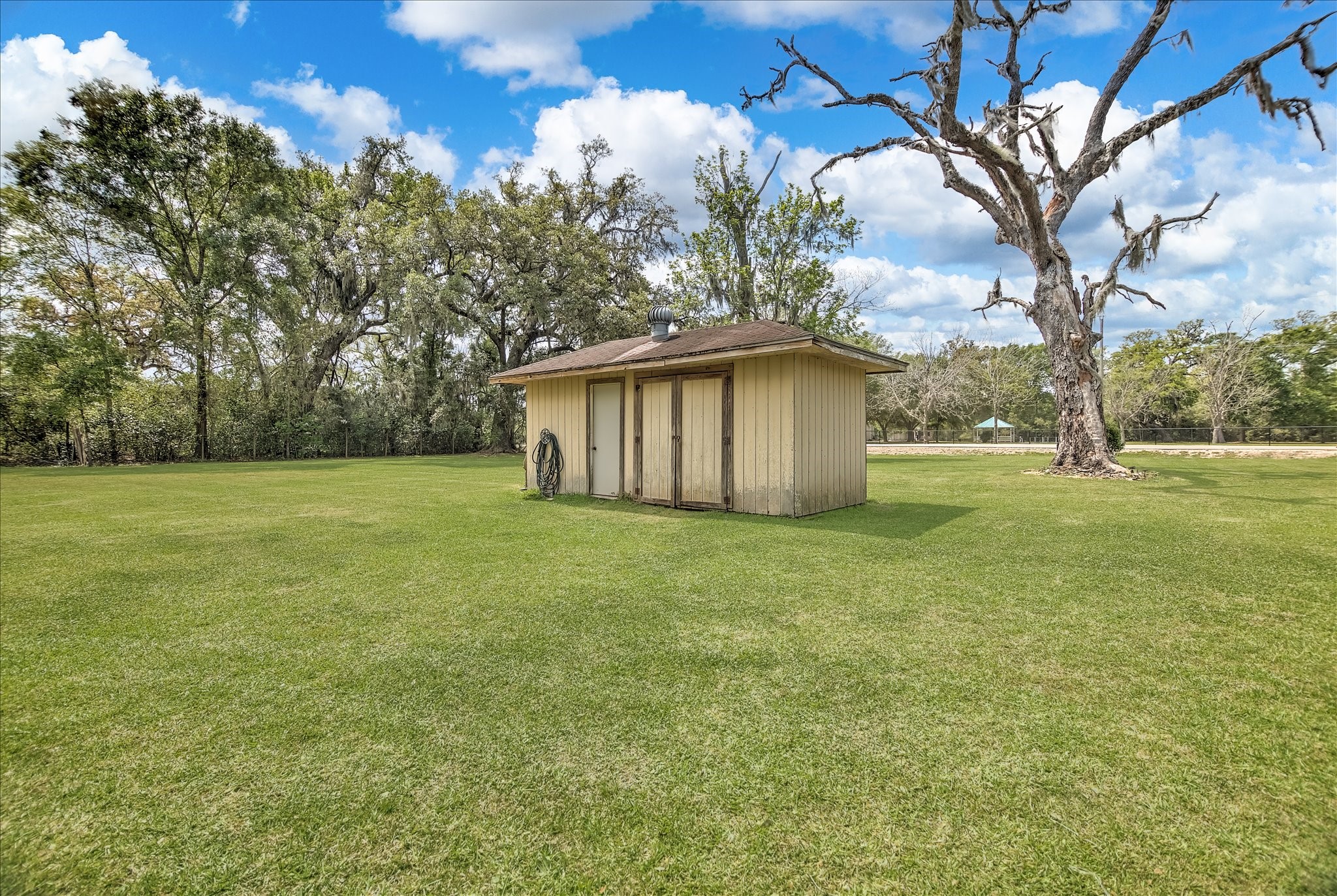 159 County Road 611A Angleton, TX 77515 - Photo 34 of 40