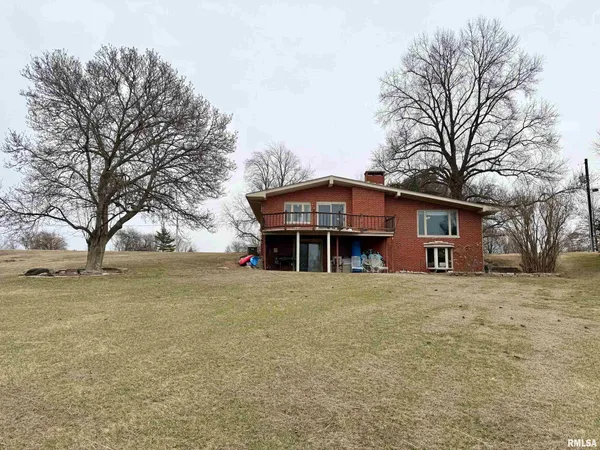 $315,000 | 807 Poplar Drive, Petersburg, IL 62675