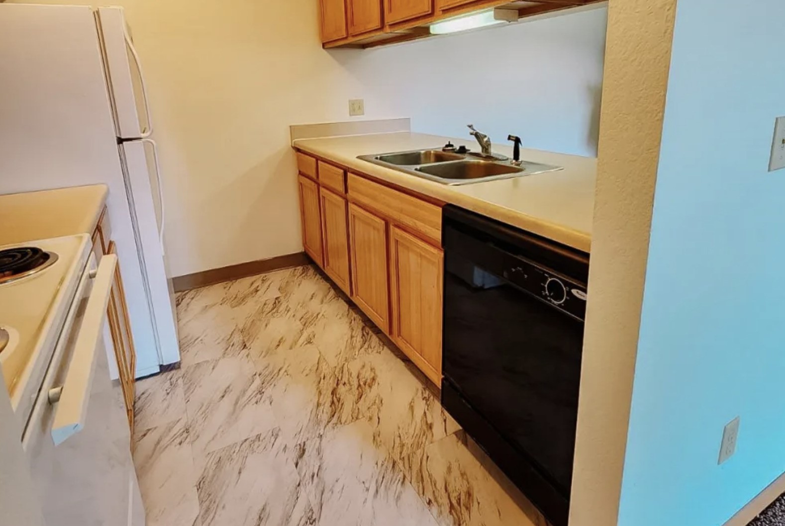 125 West Harrington Road Croswell, MI 48422 - Photo 10 of 11 a utility room with sink