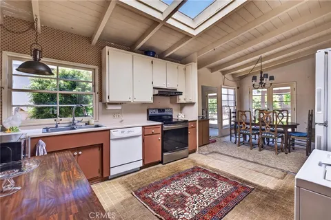 $2,699,000 | 652 35th Street, Manhattan Beach, CA 90266