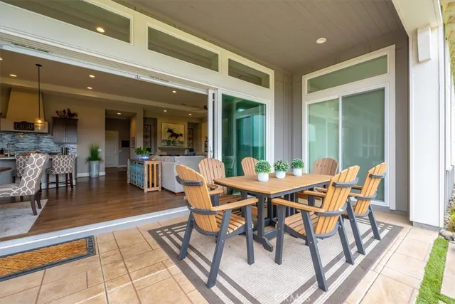 a view of an empty room with a wardrobe space