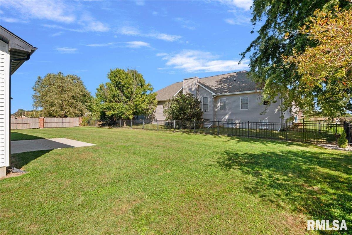 516 Bayberry Lane Athens, IL 62613 - Photo 26 of 28 Gallery Image 26