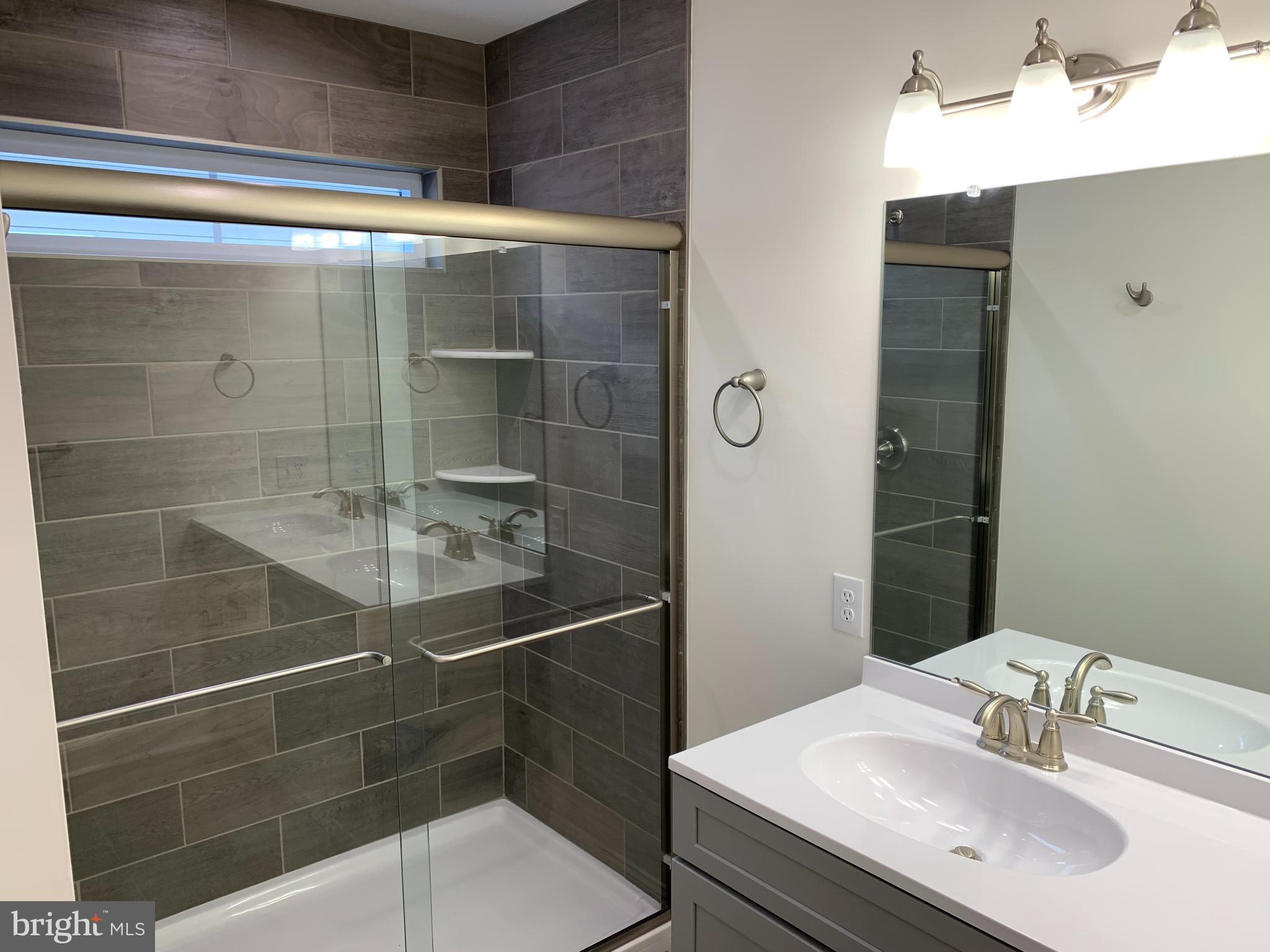 1003 Capitol Trail Newark, DE 19711 - Photo 10 of 42 MAIN BATHROOM