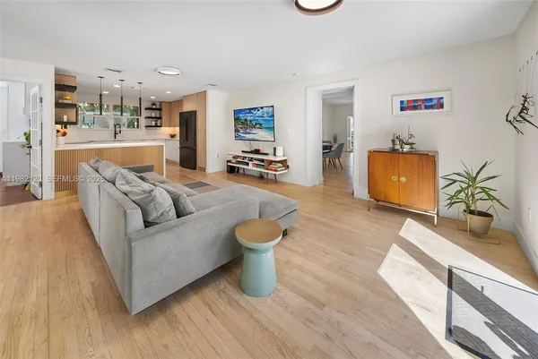 $2,295,000 | 14 San Sebastian Avenue, Coral Gables, FL 33134