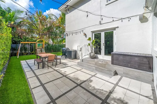 $2,295,000 | 14 San Sebastian Avenue, Coral Gables, FL 33134