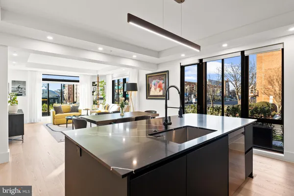 $890,000 | 3219 Wisconsin Avenue Northwest, Unit 101, Washington, DC 20016