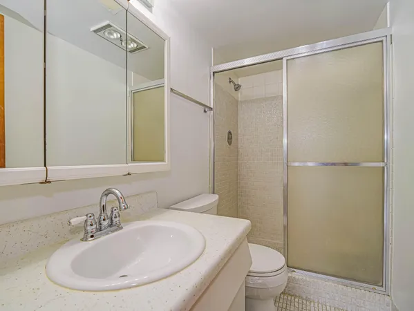 $2,350 | 37 Yacht Club Drive, Unit 310, North Palm Beach, FL 33408