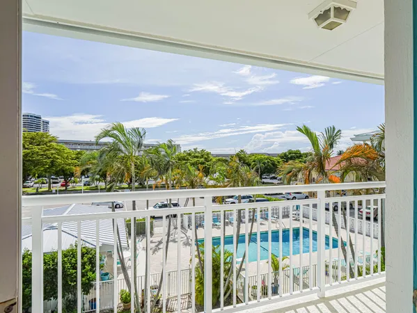 $2,350 | 37 Yacht Club Drive, Unit 310, North Palm Beach, FL 33408