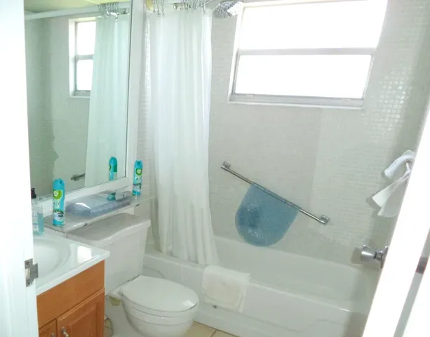 $98,999 | 465 Saxony Way, Delray Beach, FL 33446