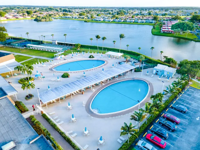 $98,999 | 465 Saxony Way, Delray Beach, FL 33446