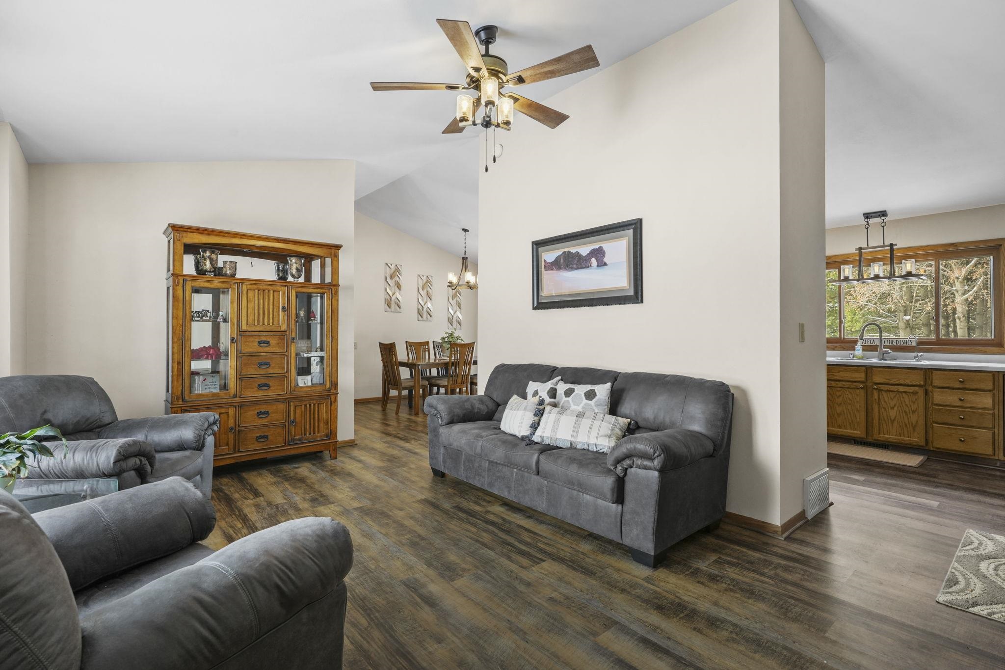 N5581 Star Branch Road Pardeeville, WI 53954 - Photo 10 of 28