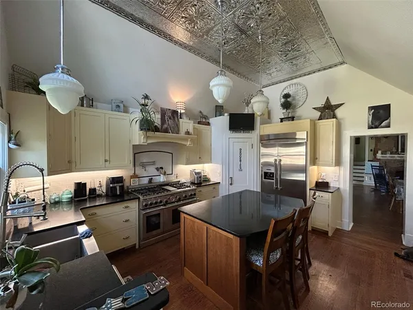 $868,868 | 409 Vinson Street, Holly, CO 81047