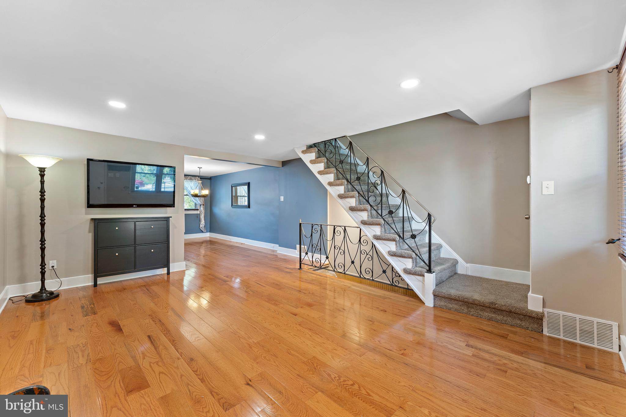1382 Pennington Road Philadelphia, PA 19151 - Photo 4 of 16 Gallery Image 4