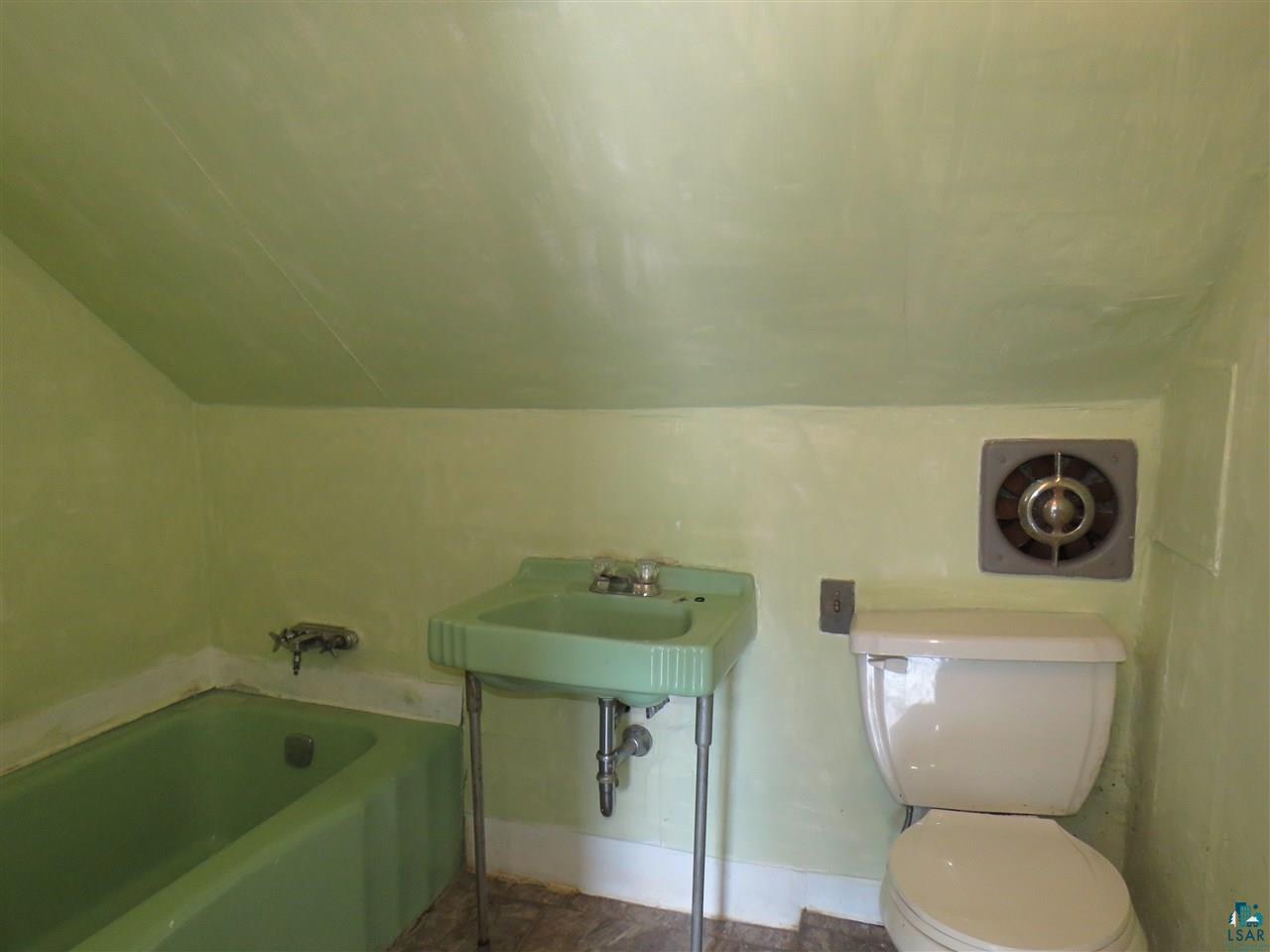 1407 Middle Road Duluth, MN 55811 - Photo 17 of 23