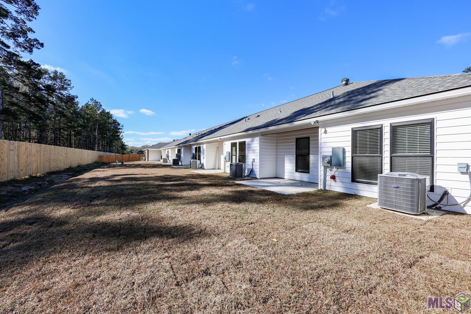 8739 Lockhart Road, Unit 7F Denham Springs, LA 70726 - Photo 18 of 18 Backyard
