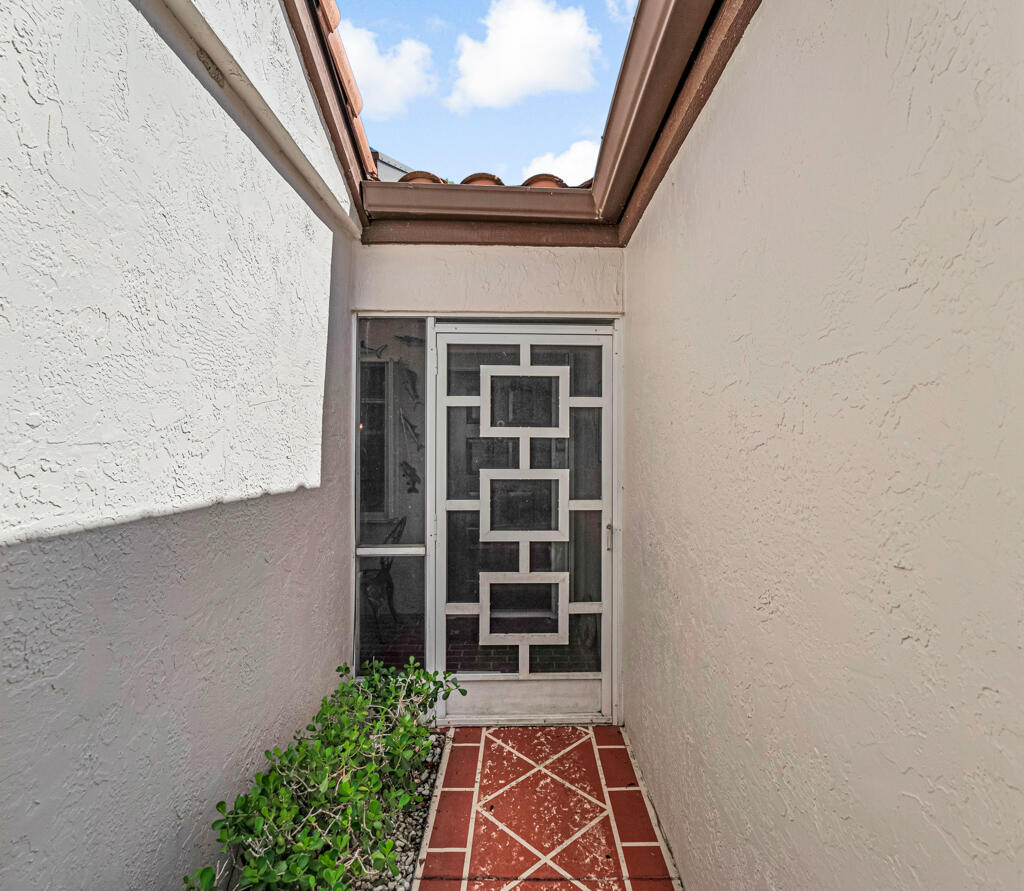 6459 Mill Pointe Circle Delray Beach, FL 33484 - Photo 32 of 44 06