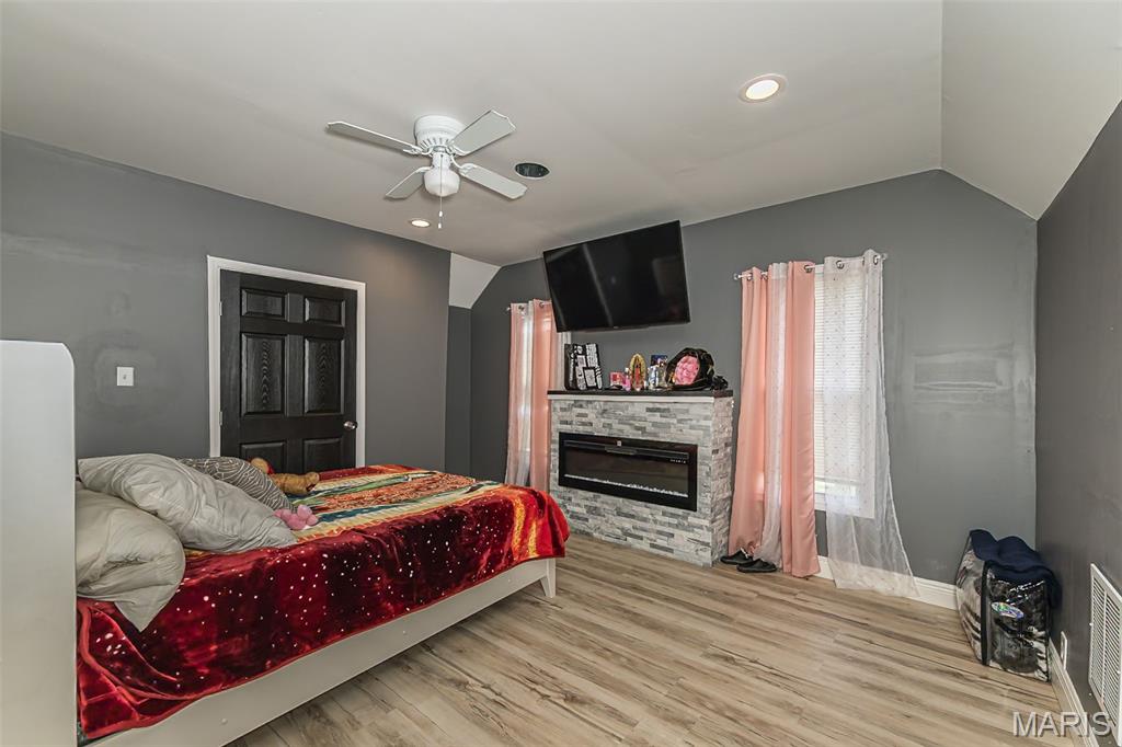2654 Terrace Lane St. Louis, MO 63136 - Photo 22 of 43