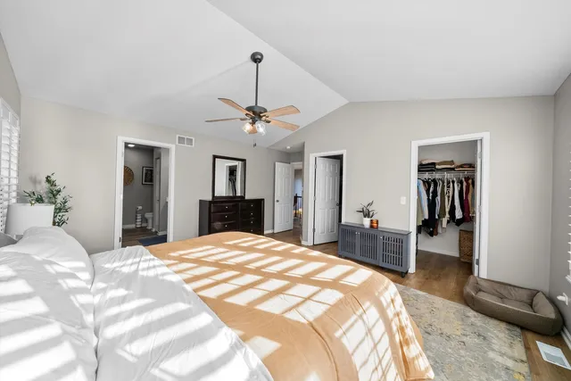 $575,000 | 25143 West Glen Oaks Lane, Shorewood, IL 60404