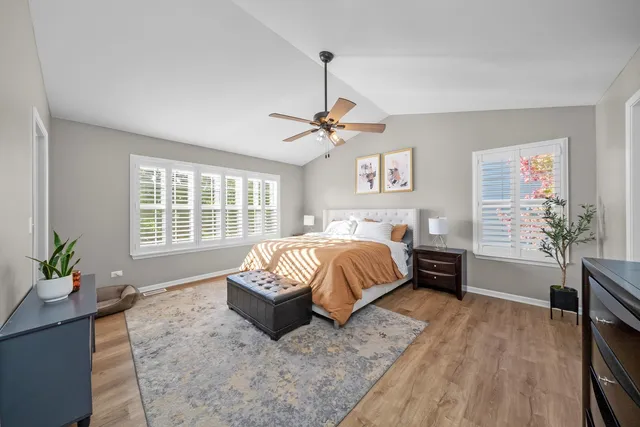 $575,000 | 25143 West Glen Oaks Lane, Shorewood, IL 60404