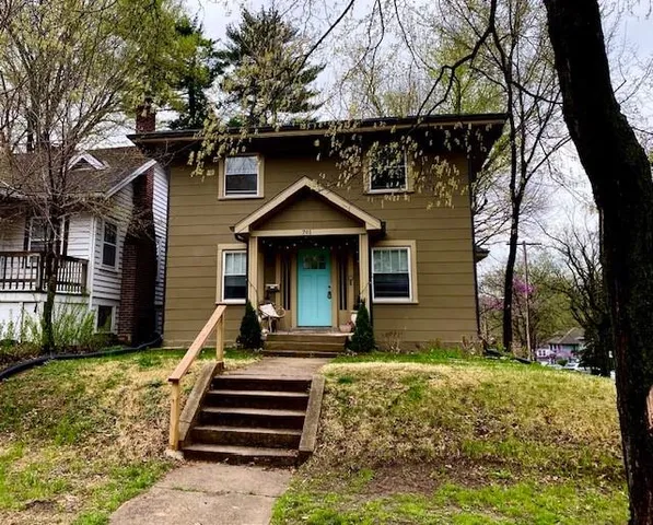 $2,800 | 701 East 54th Street, Kansas City, MO 64110