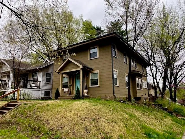 $2,800 | 701 East 54th Street, Kansas City, MO 64110