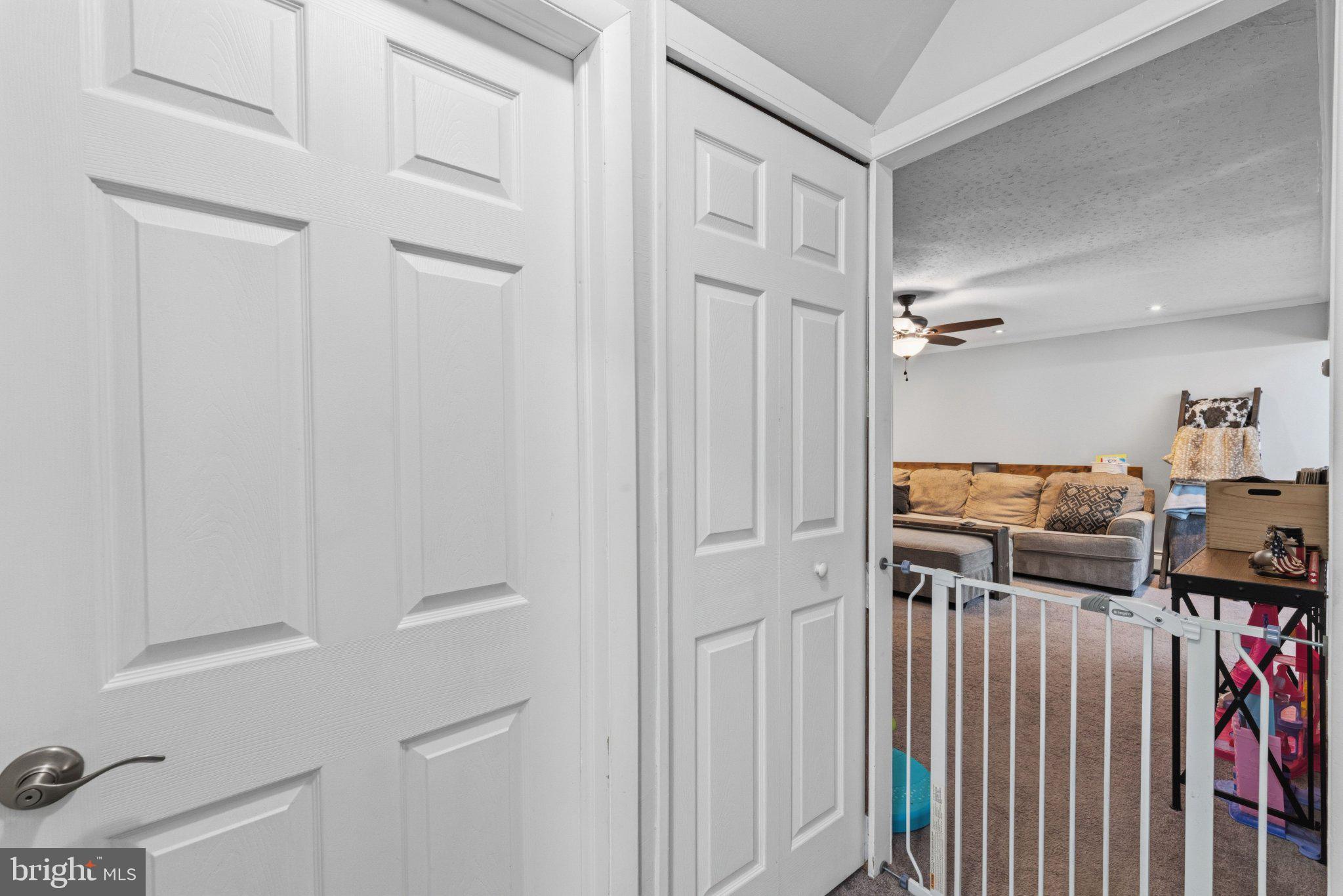 44 Quickset Road Levittown, PA 19057 - Photo 22 of 28 Welcoming entry to a cozy home.