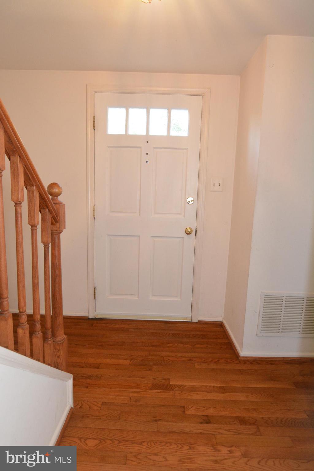 7703 Brandeis Way Springfield, VA 22153 - Photo 3 of 19 Gallery Image 3