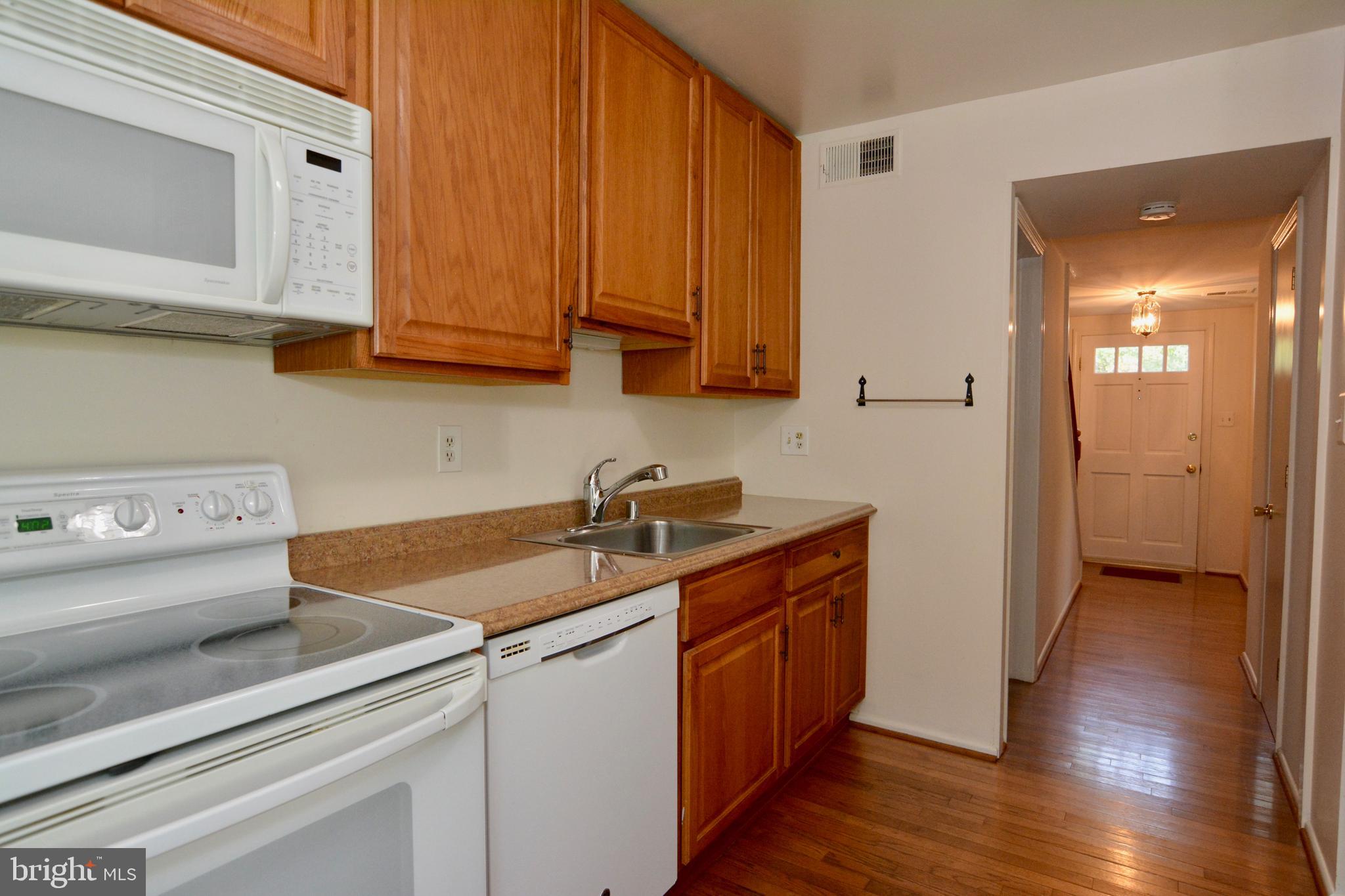 7703 Brandeis Way Springfield, VA 22153 - Photo 4 of 19 Gallery Image 4