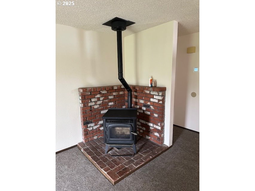 710 Northeast 5th Street Willamina, OR 97396 - Photo 1 of 18 a view of workspace