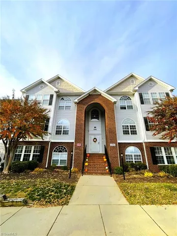 $175,000 | 3704 Cotswold Terrace, Unit 2B, Greensboro, NC 27410