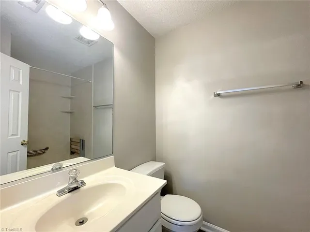 $175,000 | 3704 Cotswold Terrace, Unit 2B, Greensboro, NC 27410