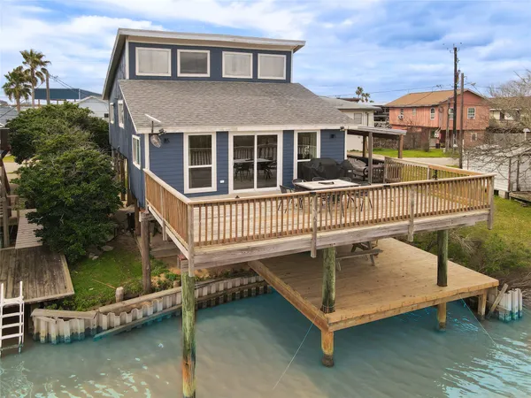 $249,000 | 411 Galley Way, Freeport, TX 77541