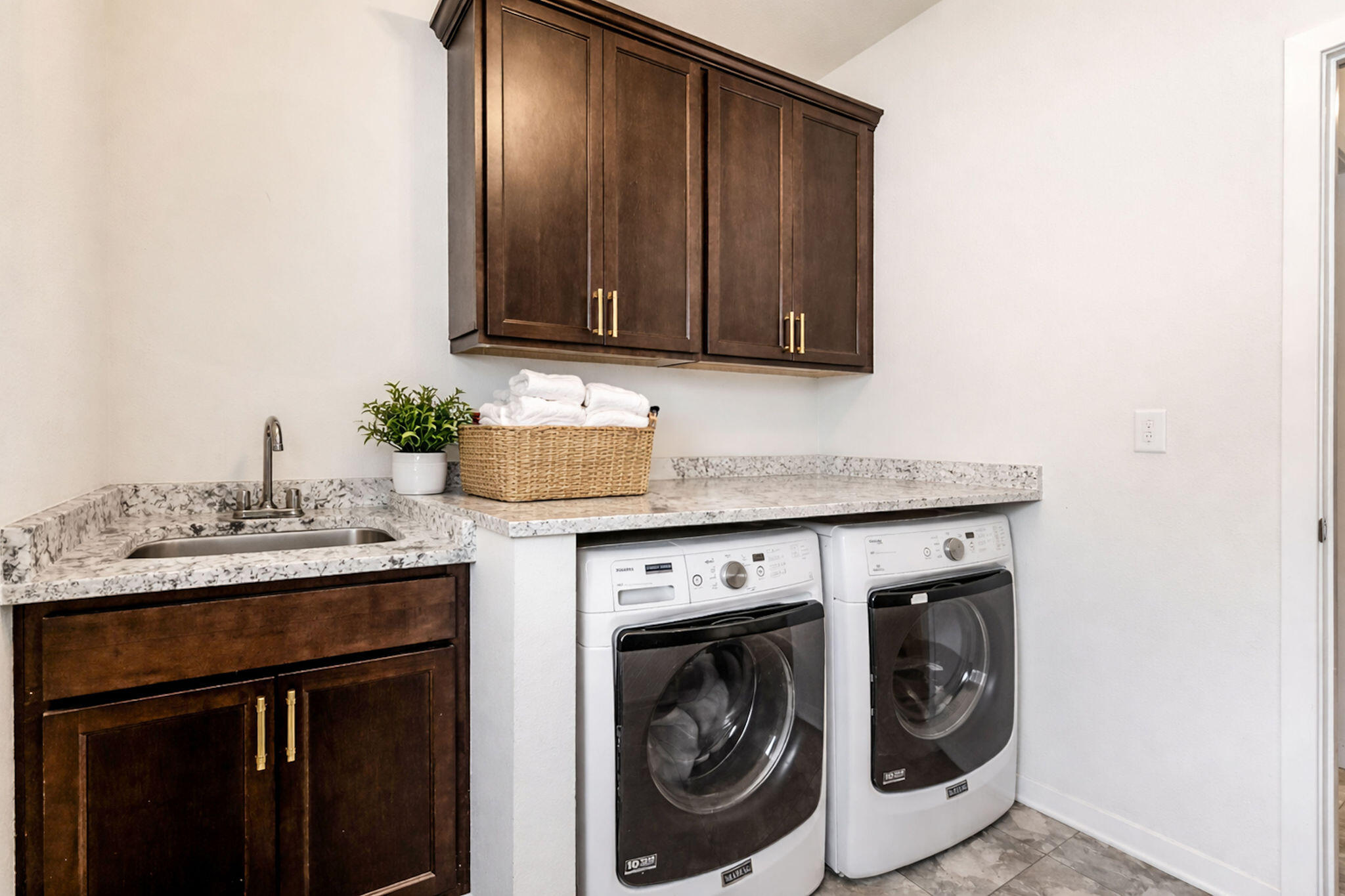 8955 Highlander Drive Mequon, WI 53097 - Photo 19 of 36 Laundry Area