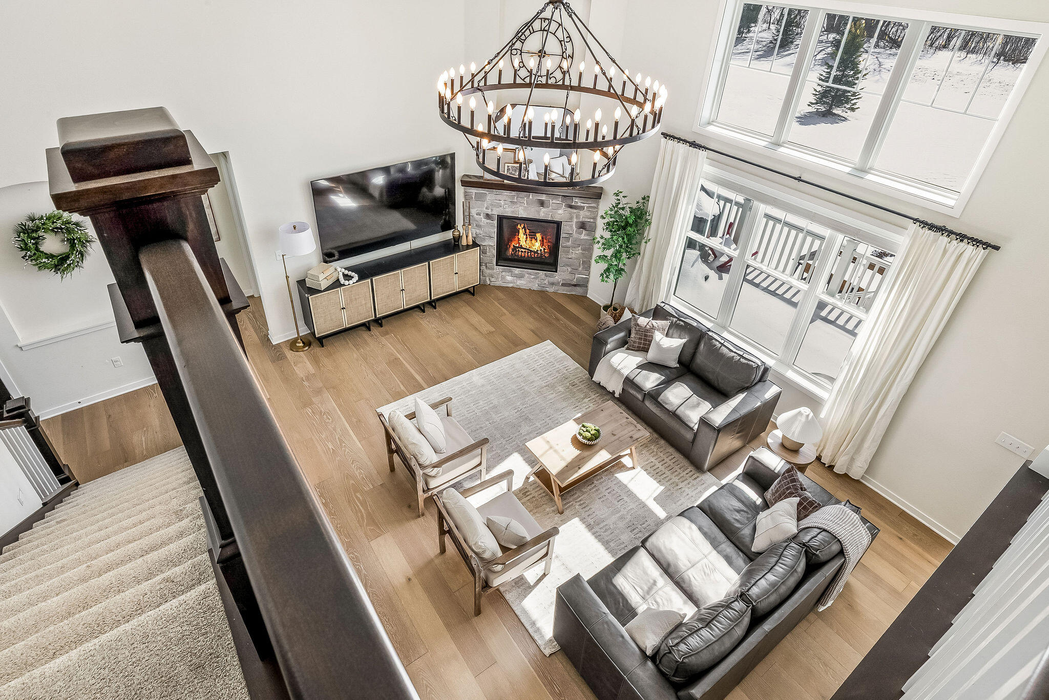 8955 Highlander Drive Mequon, WI 53097 - Photo 10 of 36 Living Room – Upper View
