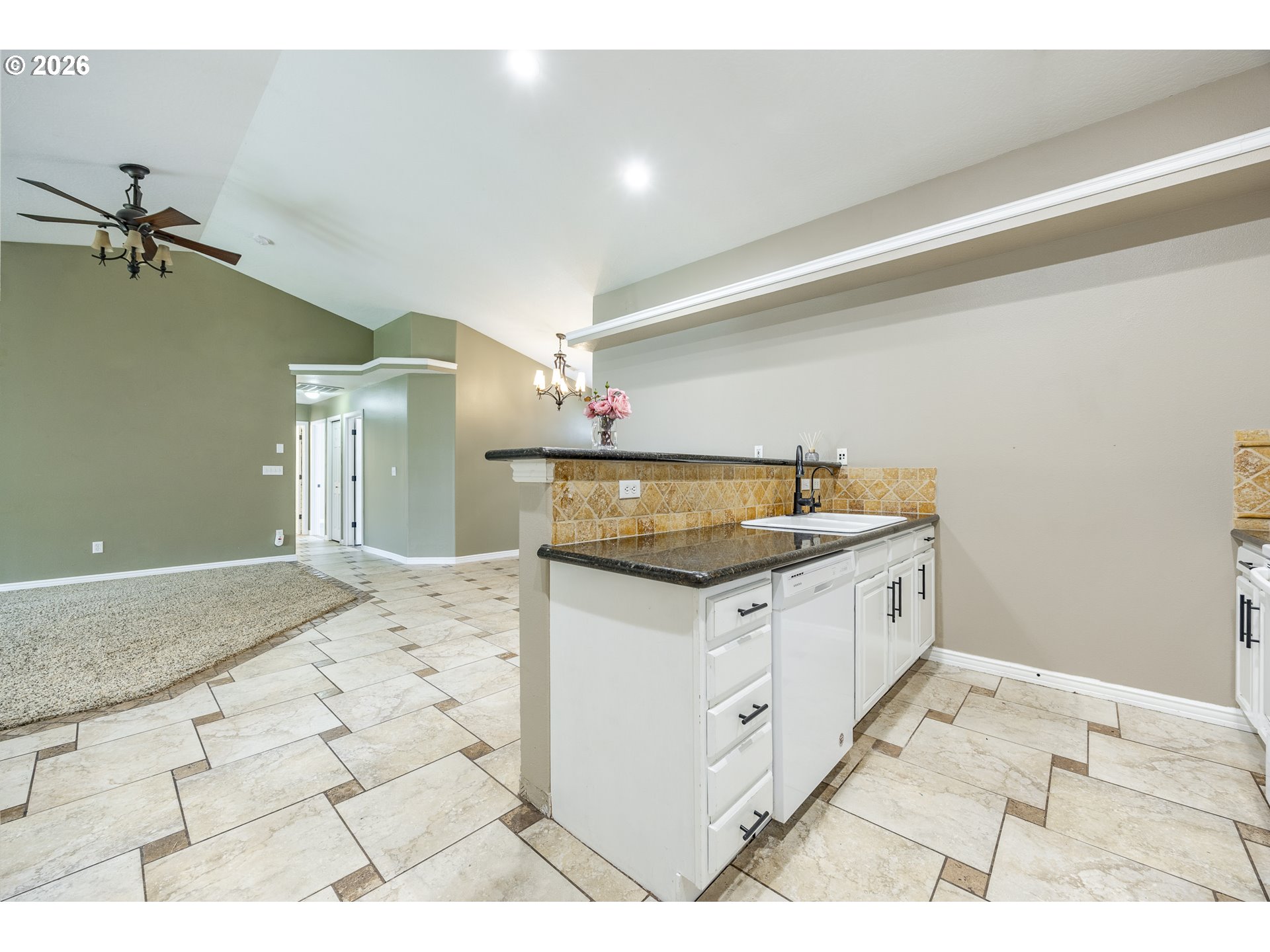 6876 Simeon Drive Springfield, OR 97478 - Photo 18 of 41