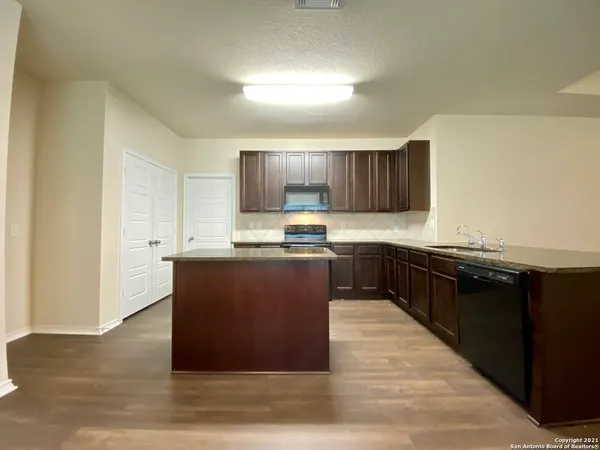$1,900 | 491 Hunters Ranch East, San Antonio, TX 78253