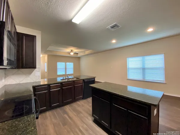 $1,900 | 491 Hunters Ranch East, San Antonio, TX 78253