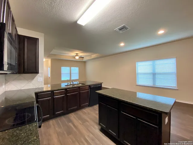 $2,100 | 491 Hunters Ranch East, San Antonio, TX 78253