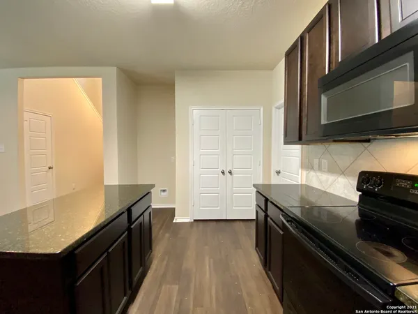 $1,900 | 491 Hunters Ranch East, San Antonio, TX 78253