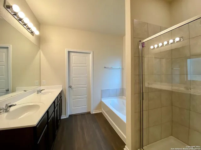 $2,100 | 491 Hunters Ranch East, San Antonio, TX 78253