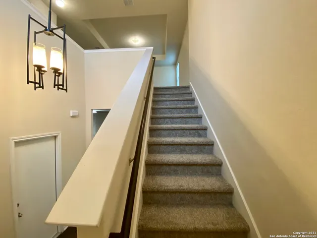 $2,100 | 491 Hunters Ranch East, San Antonio, TX 78253