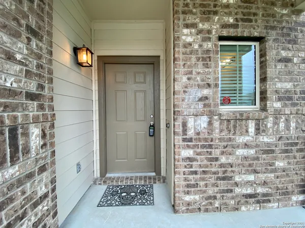 $1,900 | 491 Hunters Ranch East, San Antonio, TX 78253